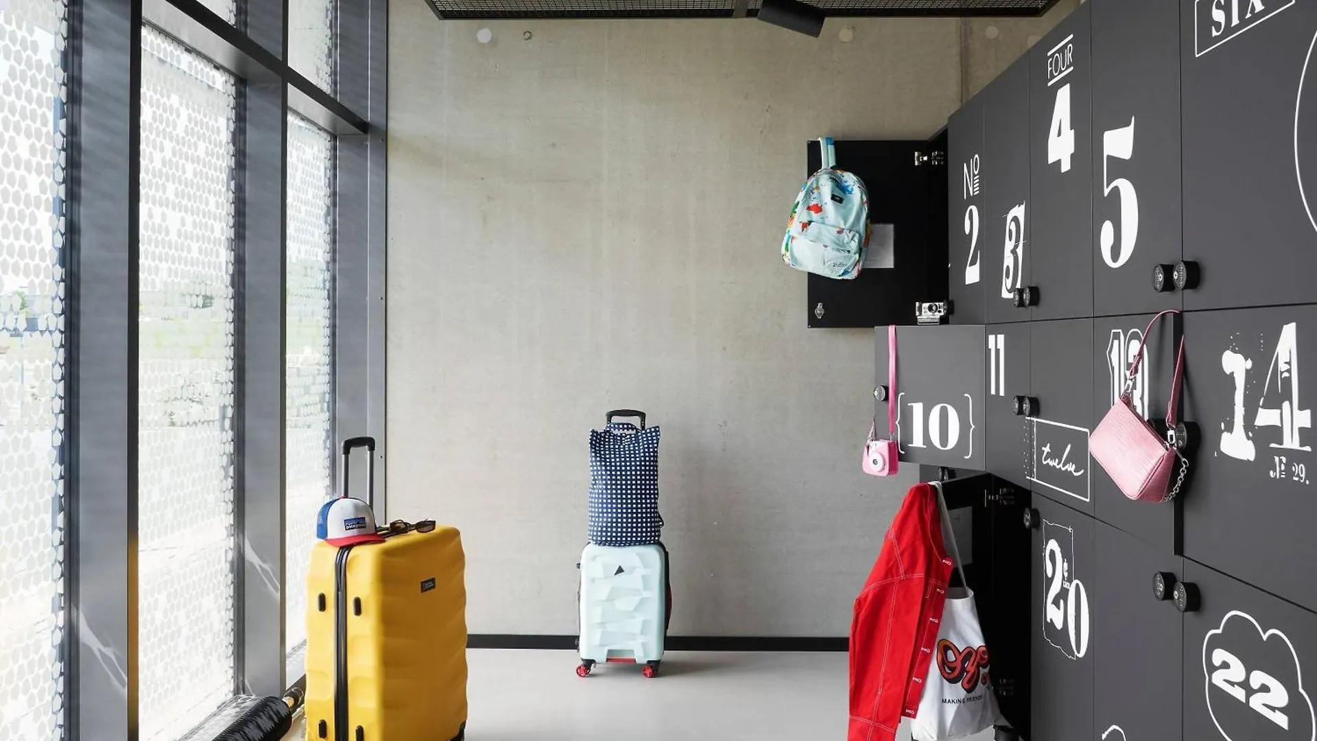 Отель Moxy Cologne Bonn Airport