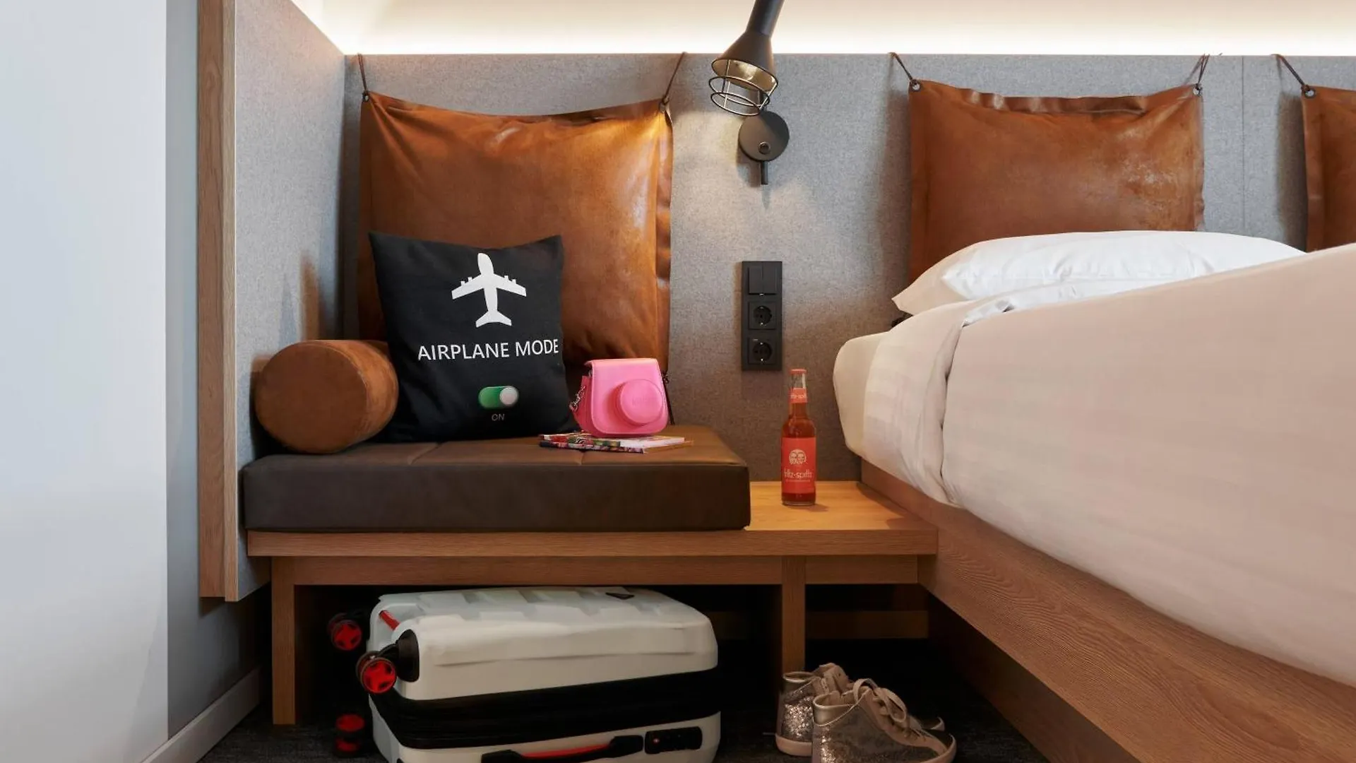 Отель Moxy Cologne Bonn Airport