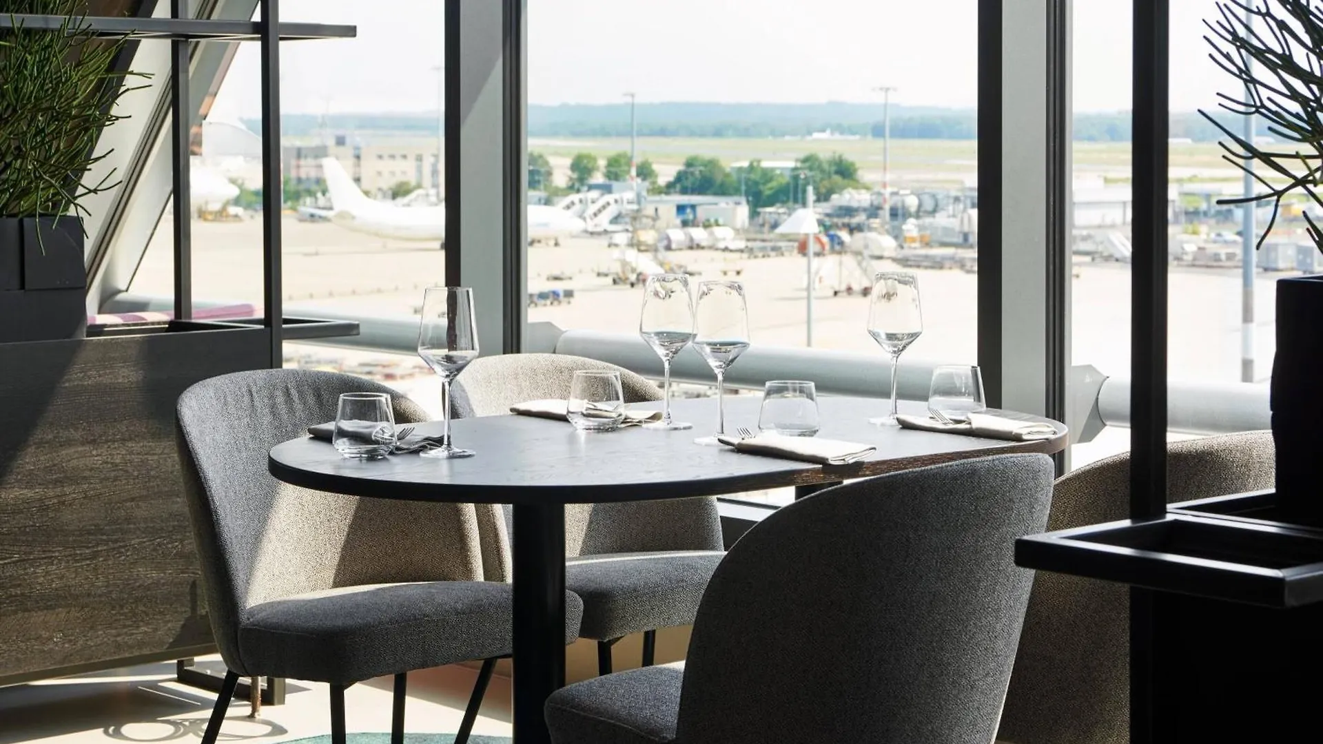 Moxy Cologne Bonn Airport Hotel 3*,  Germany